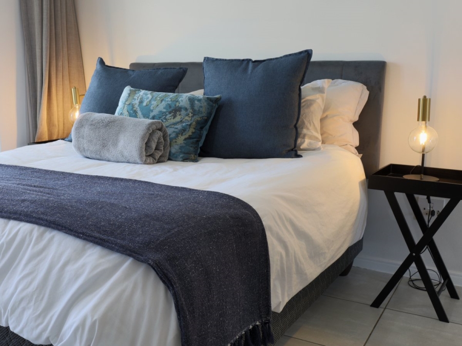 2 Bedroom Property for Sale in De Zicht Estate Western Cape